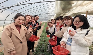 鄖陽(yáng)店開(kāi)展&ldquo;春風(fēng)搖曳女神節(jié)&rdquo;活動(dòng)